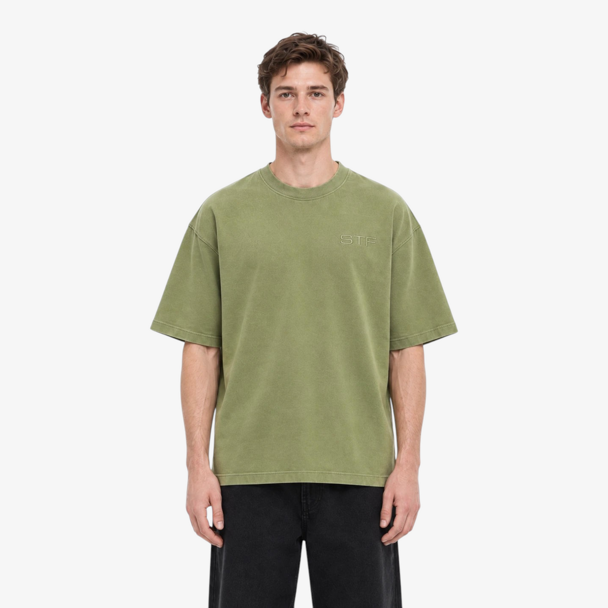 STF boxy oversized olive T-shirt front fit detail
